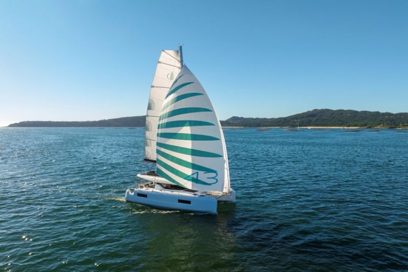 Image de couverture de : Stage de voile hauturière de Bonifacio aux Canaries à bord d'un Lagoon 43