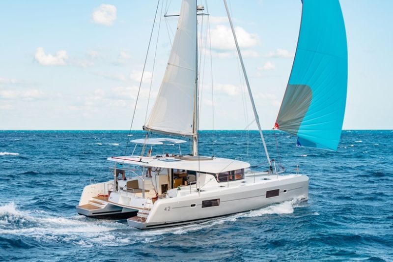 Image de couverture de : Promotion exceptionnelle pour un stage de voile hauturière sur Lagoon 42 de Marseille vers Tenerife Sud